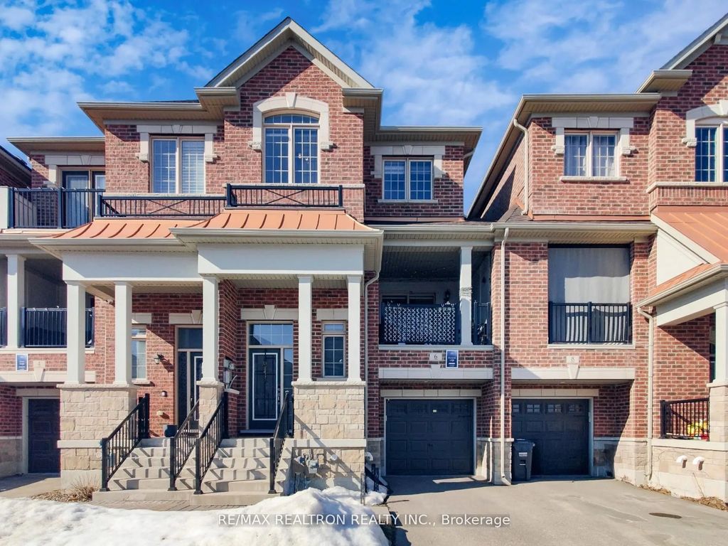 6 Oakmore Lane, Brampton