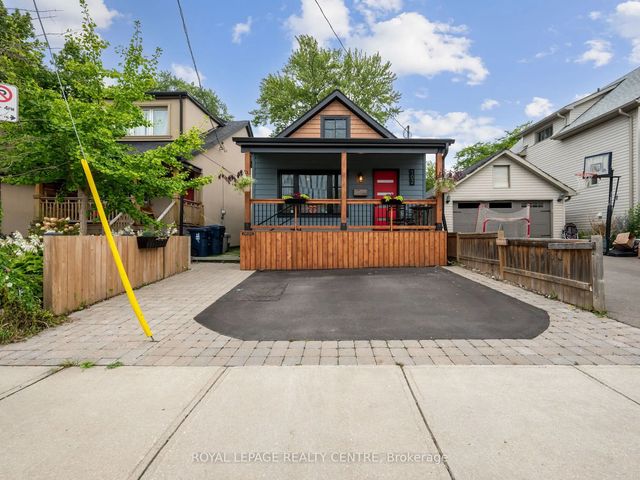 102 Twenty Third Street, Toronto W06