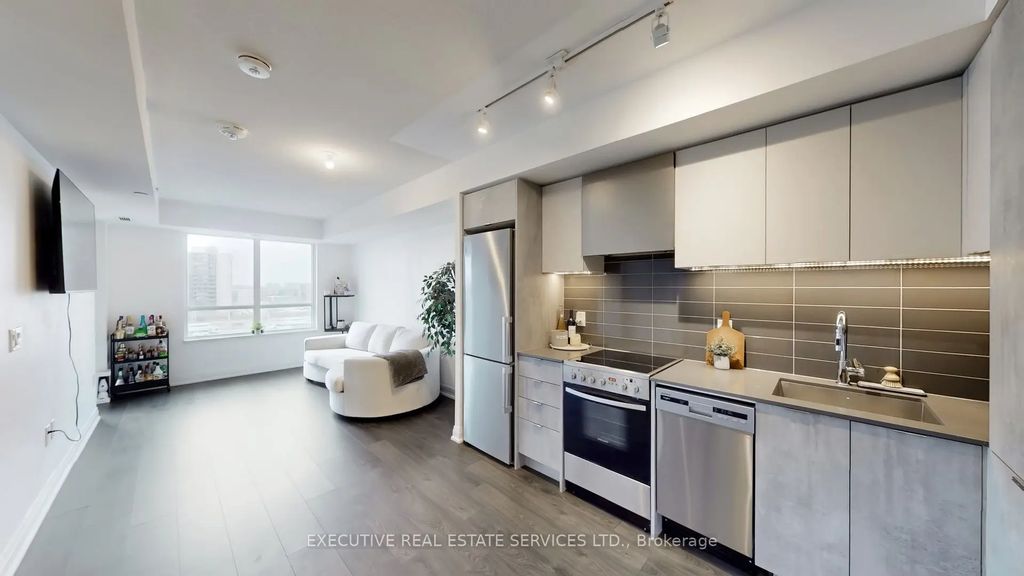 10 Gibbs Road 624, Toronto W08