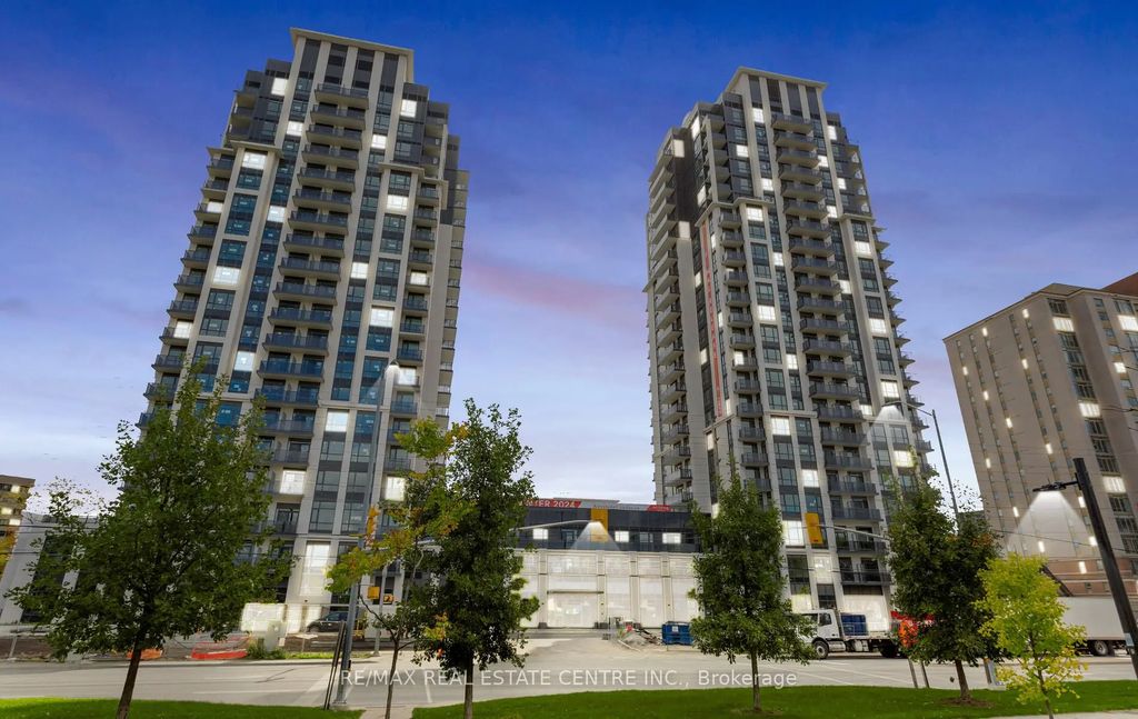 202 Burnhamthorpe Road E 301, Mississauga