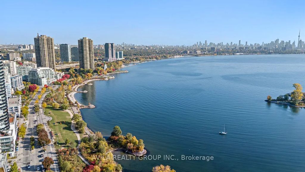 33 Shore Breeze Drive S 1707, Toronto W06