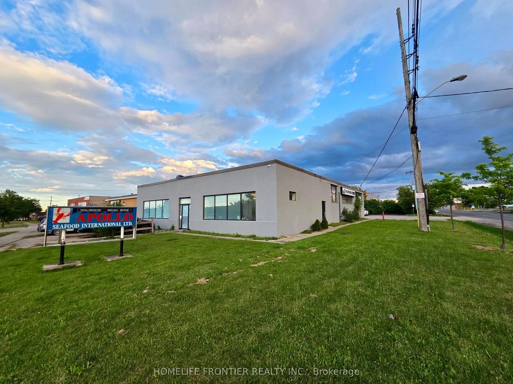 13 Racine Road, Toronto W10