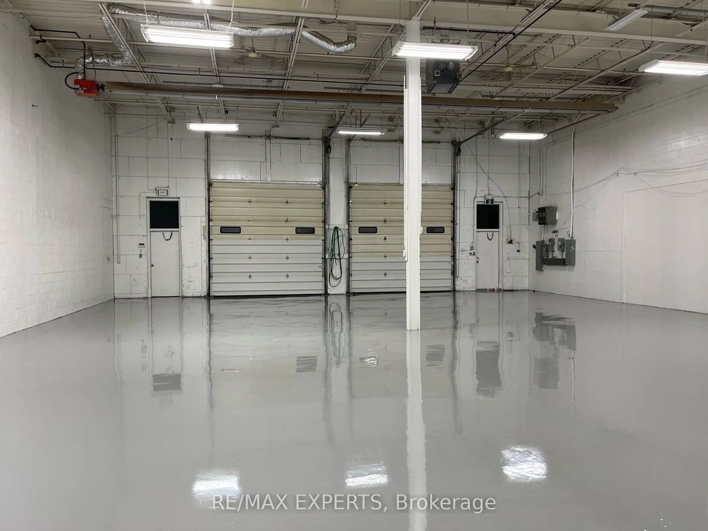 221 Deerhurst Drive 8-9, Brampton