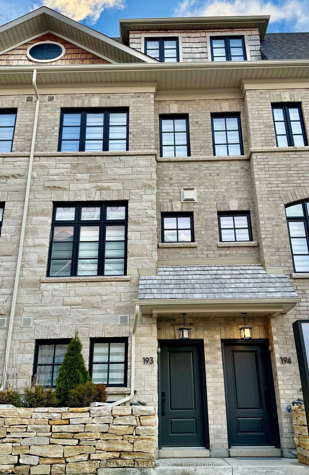 70 Lunar Crescent 193, Mississauga