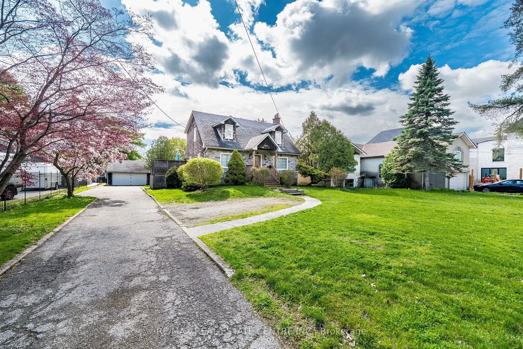 2212 Mississauga Road, Mississauga