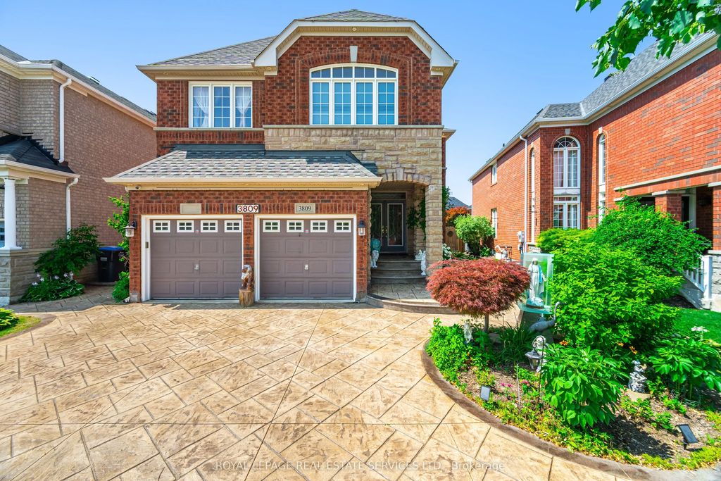 3809 Candlelight Drive, Mississauga