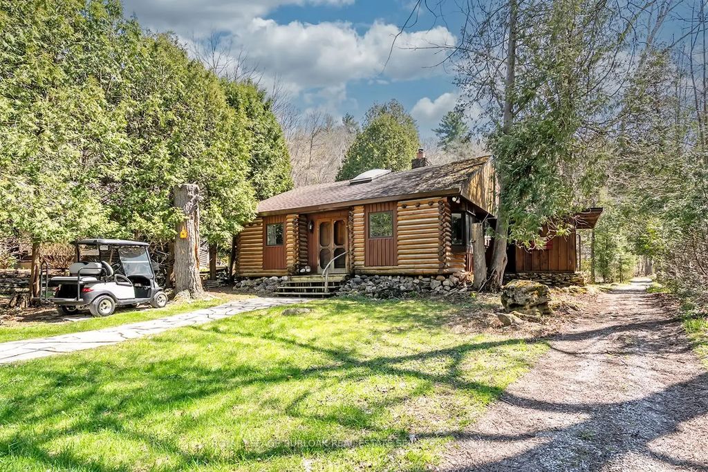 6099 Cedar Grove, Burlington