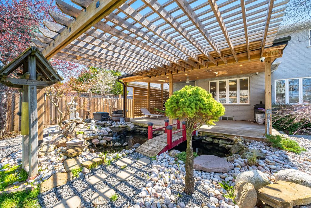 57 Fairview Road W, Mississauga