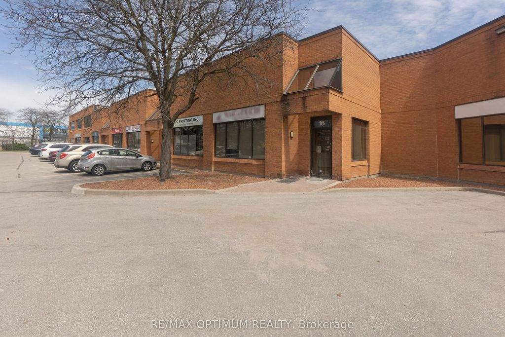 3 Brewster Road 16, Brampton