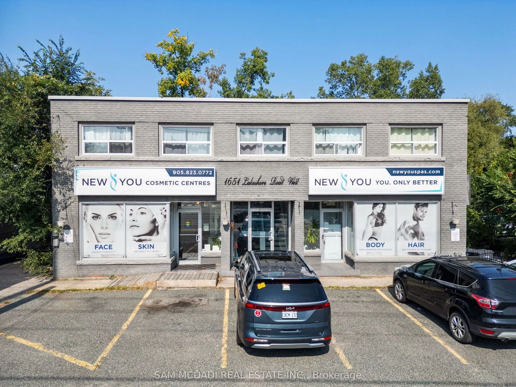1651 Lakeshore Road W, Mississauga