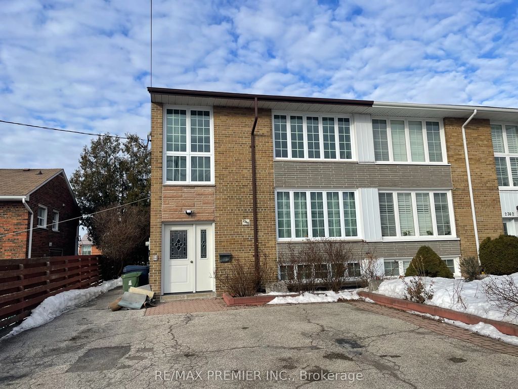 2360 Keele Street 3, Toronto W04