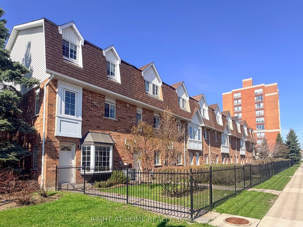 1525 South Parade Court 28, Mississauga