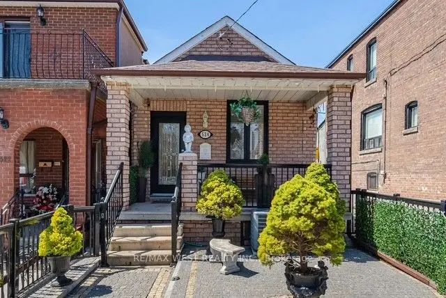524 Salem Avenue N, Toronto W02
