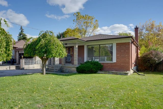 239 Epsom Downs Drive, Toronto W05