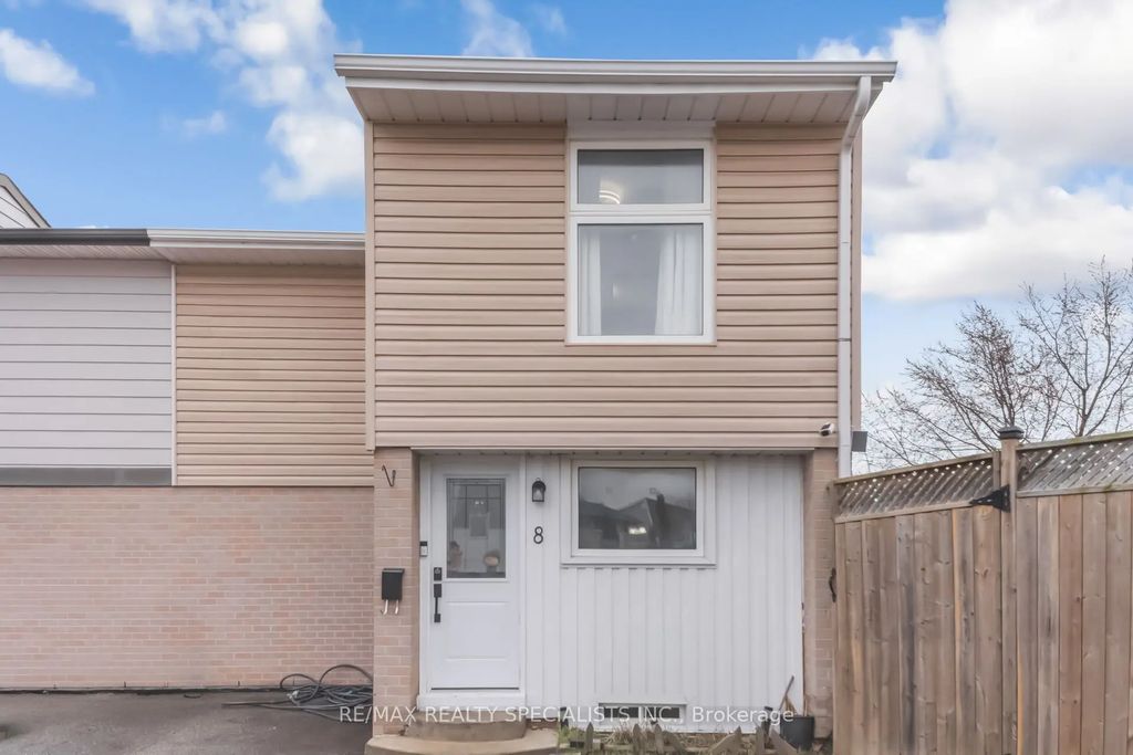 8 Grantbrook Court, Brampton
