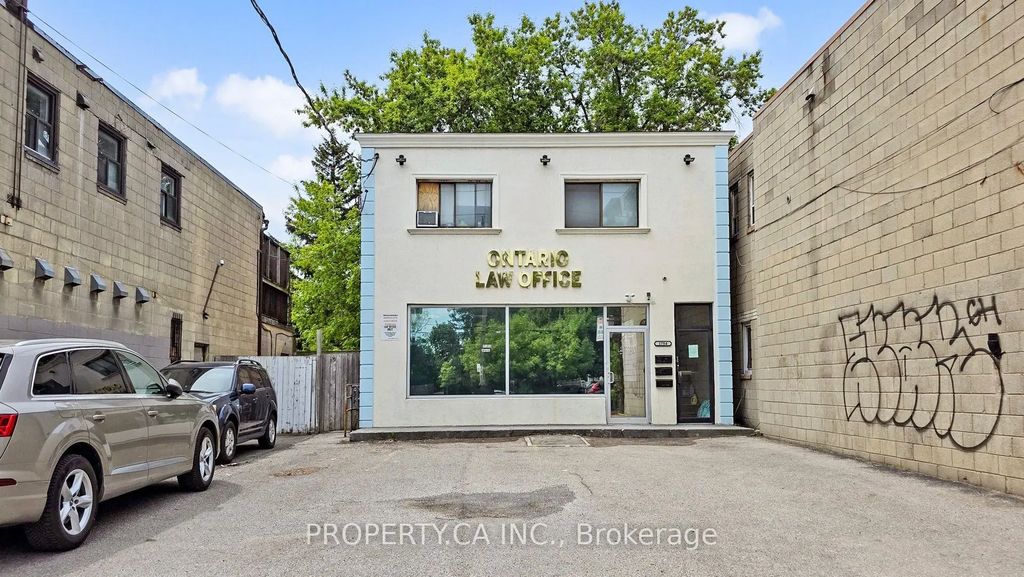 1784 Jane Street, Toronto W04