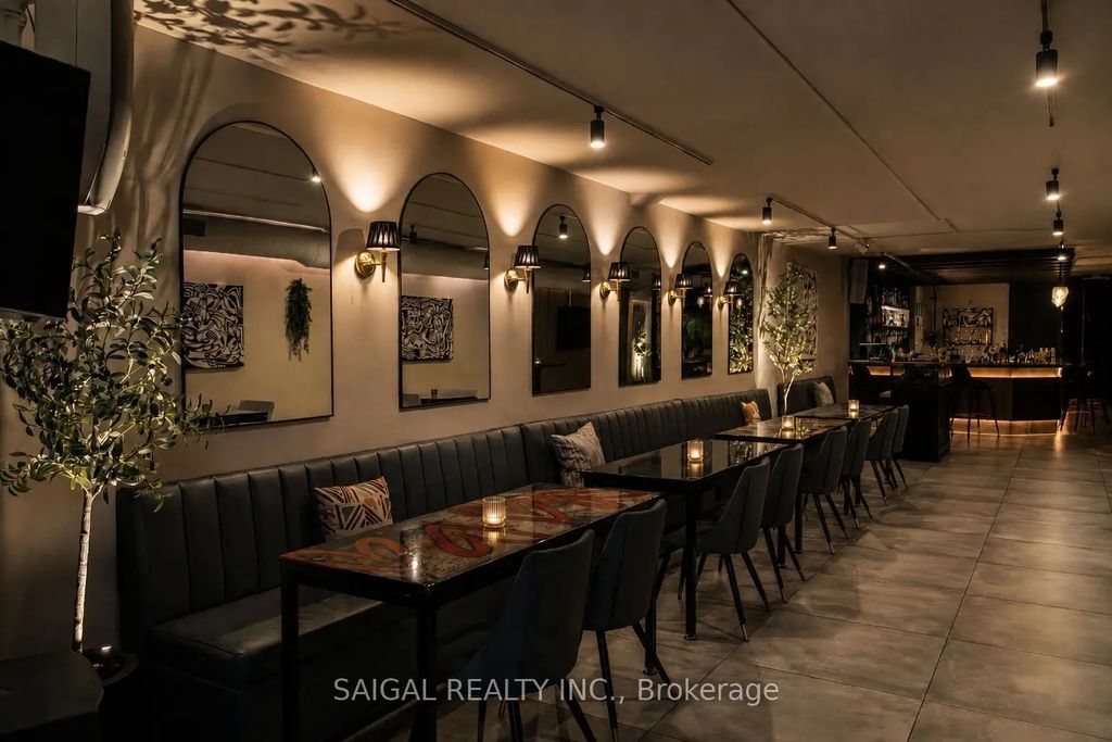 80 Lakeshore Road E, Mississauga