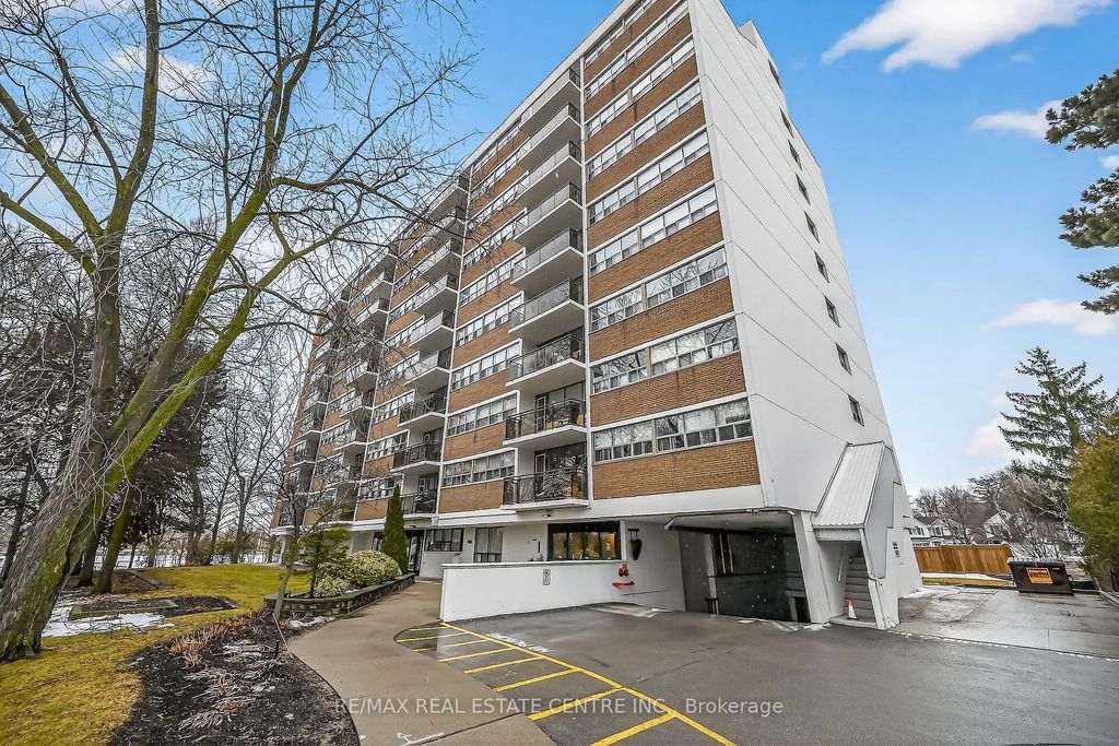 212 Kerr Street 702, Oakville