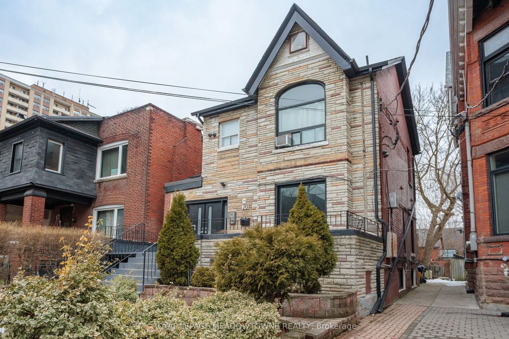 70 Melbourne Avenue, Toronto W01