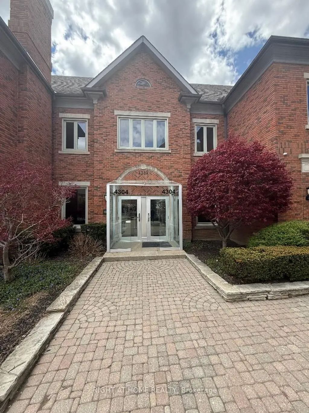4304 Village Centre Court Lower, Mississauga