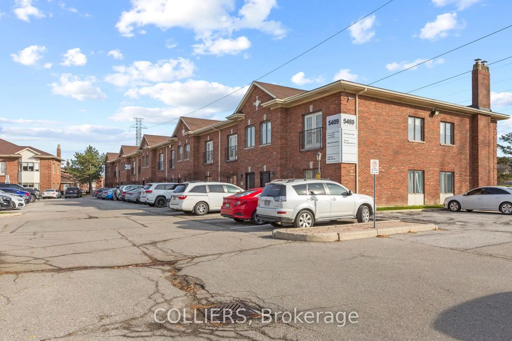 5409 Eglinton Avenue 209, Toronto W08