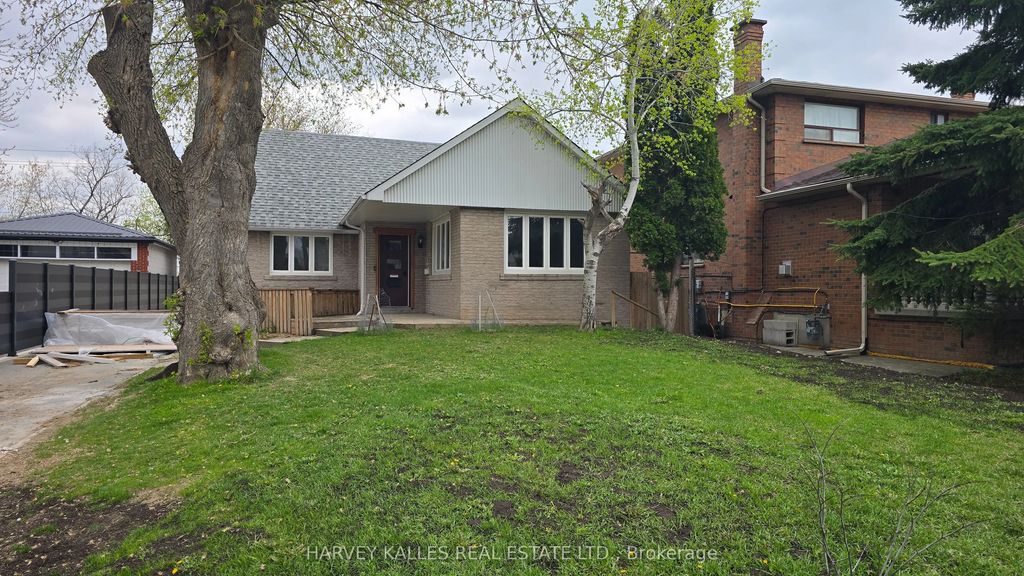 279 Cornelius Parkway Upper, Toronto W05