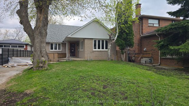 279 Cornelius Parkway Upper, Toronto W05