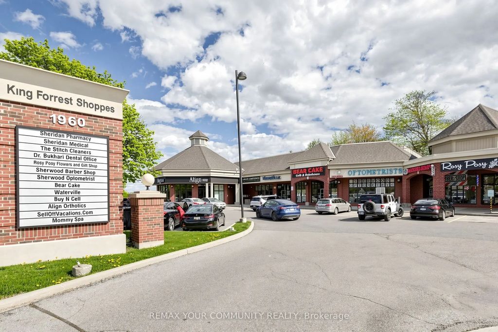 1960 Dundas Street W 9, Mississauga