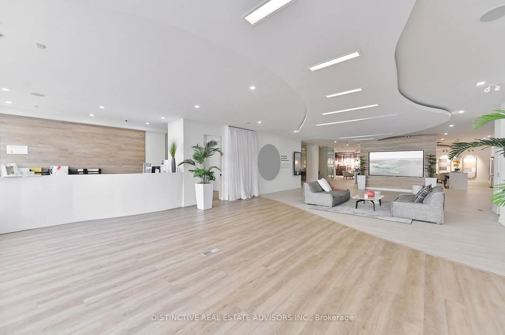3605 Lake Shore Boulevard W, Toronto W06