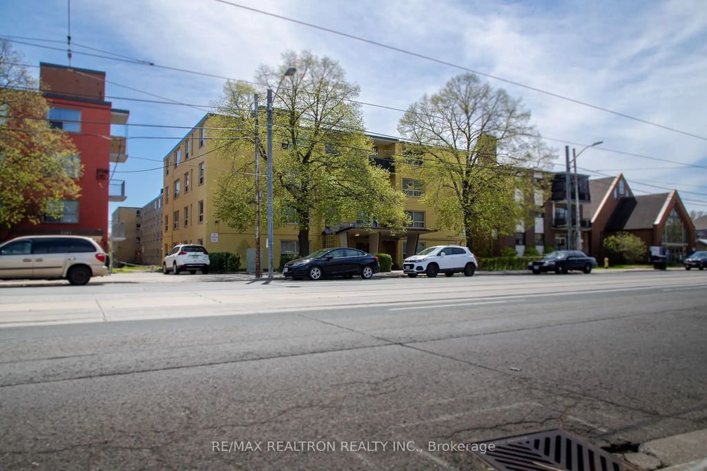 2369 Lake Shore Boulevard W 111, Toronto W06