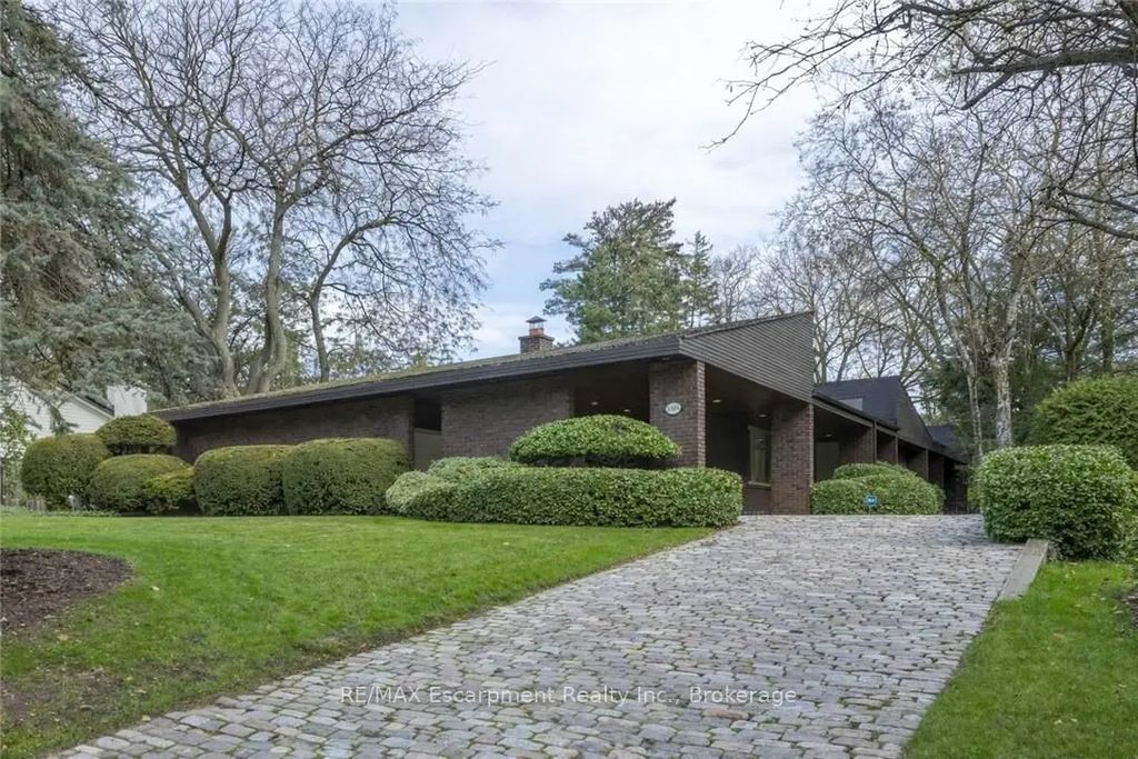 1168 Carey Road, Oakville