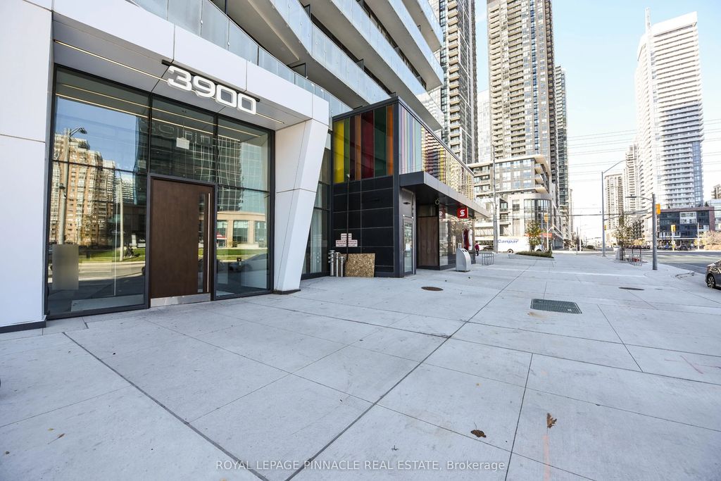 3900 Confederation Parkway 2802, Mississauga