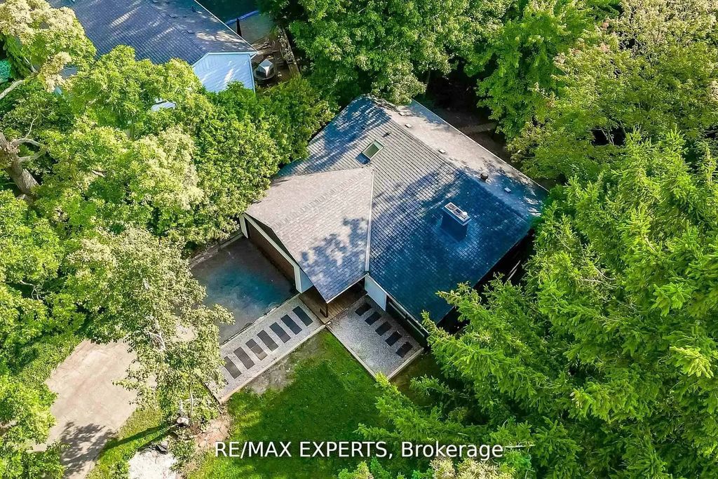 1135 Greenoaks Drive, Mississauga