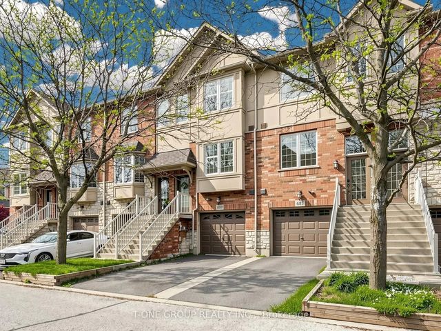 685 Rowley Common, Burlington