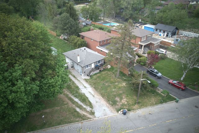 148 Rowntree Mill Road S, Toronto W05
