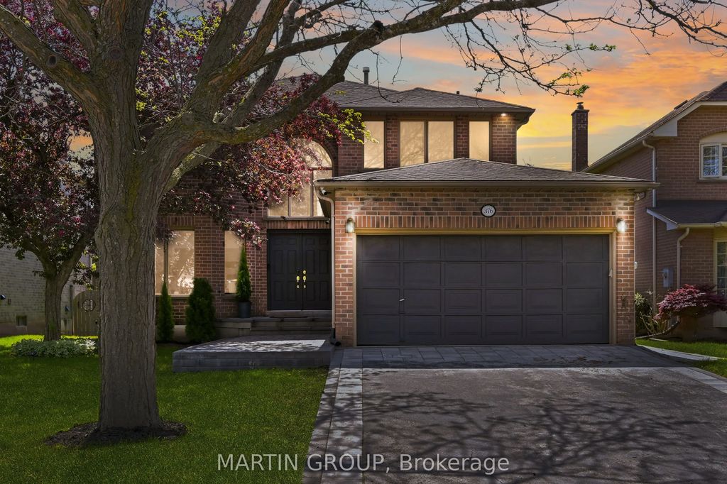 376 Carrier Lane, Oakville