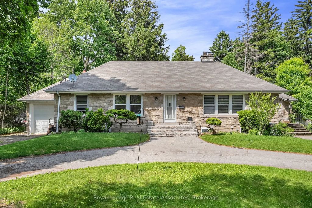 11 Ben Machree Drive, Mississauga
