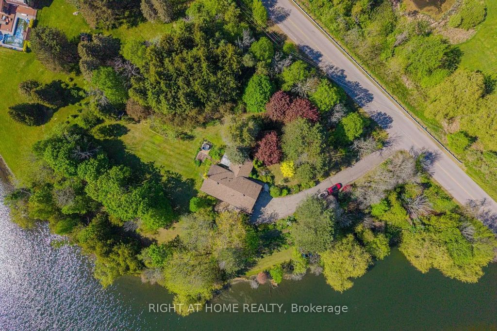 16140 Mount Hope Road, Caledon