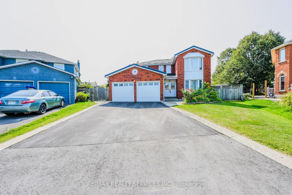 10 St Mark Place, Brampton