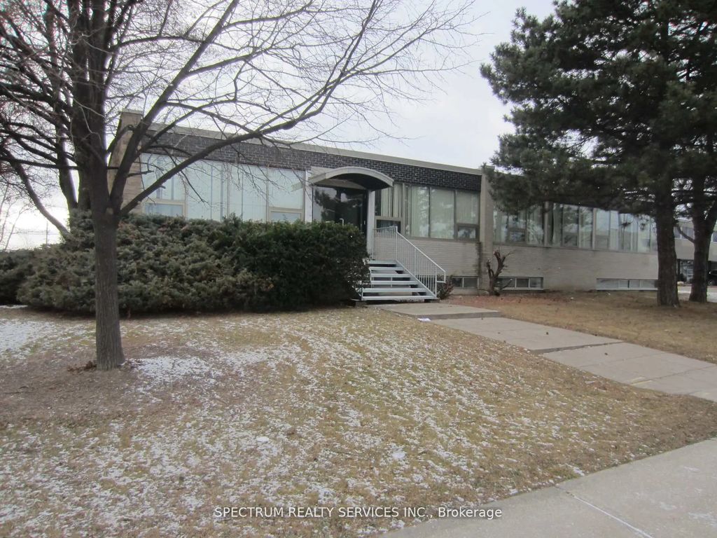 76 Signet Drive Unit A, Toronto W05