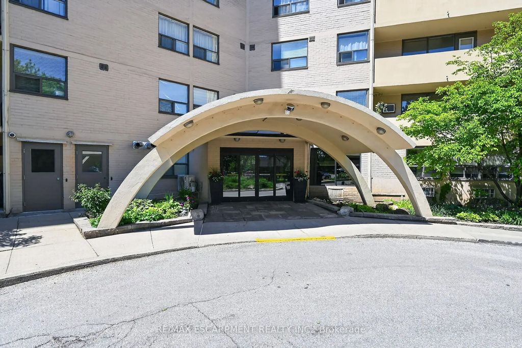 700 Dynes Road 101, Burlington