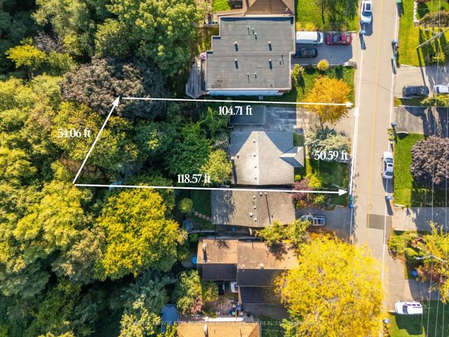 945 Beechwood Avenue, Mississauga