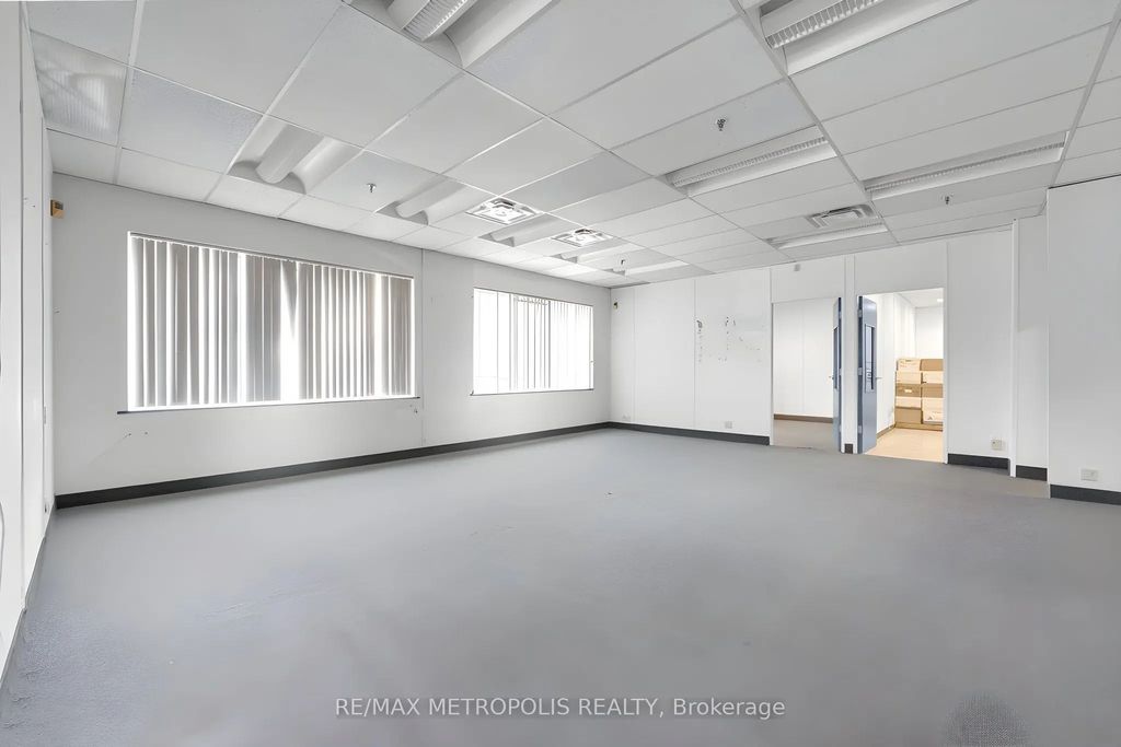 35 Oak Street, Toronto W04
