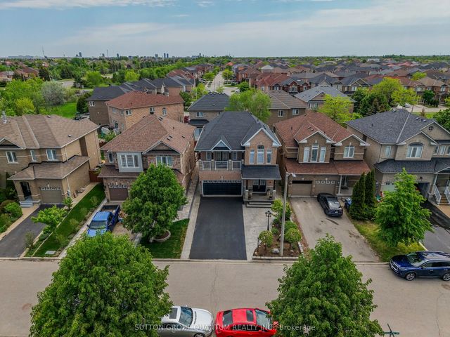 35 Devonsleigh Drive, Brampton