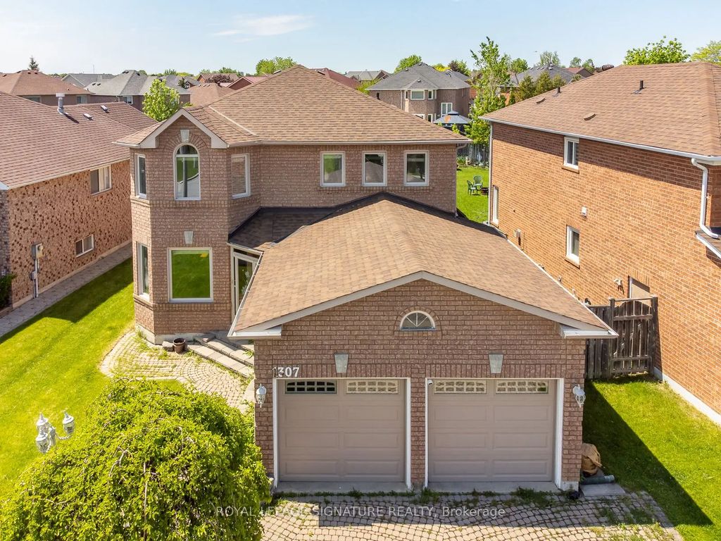 1307 Midgreen Lane, Mississauga