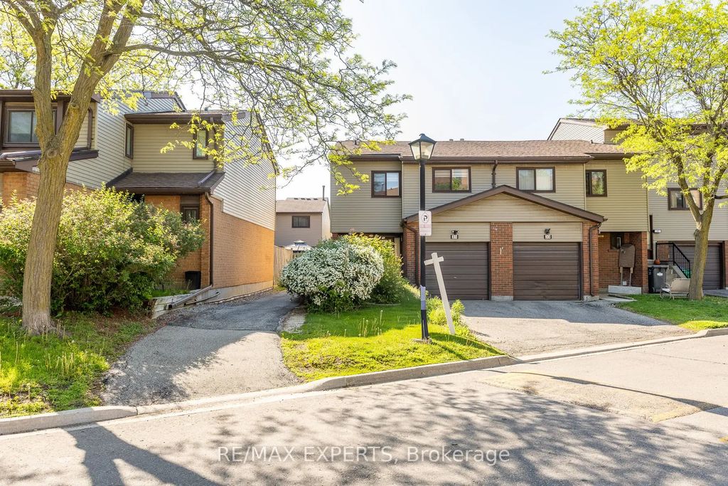 31 Carleton Place, Brampton