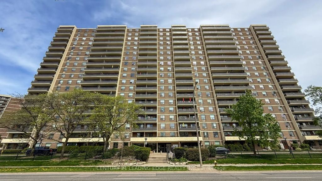 511 The West Mall Road 1908, Toronto W08