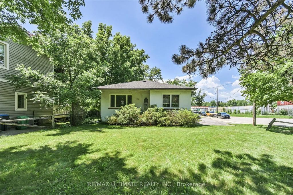 1076 Dixie Road, Mississauga