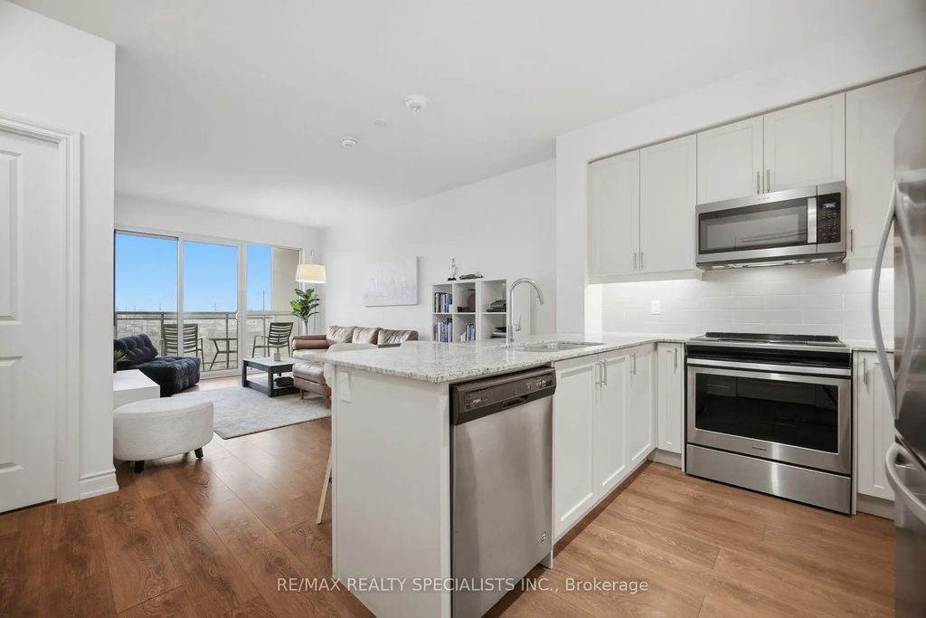 1050 E Main Street E 405, Milton