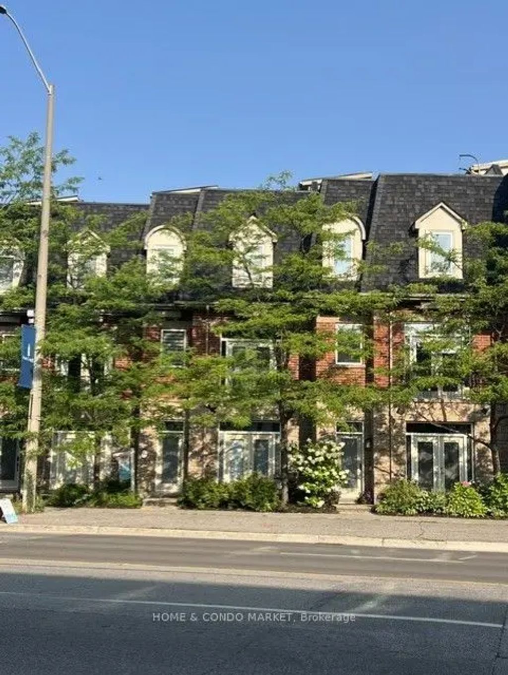 194 Lakeshore Road W, Mississauga